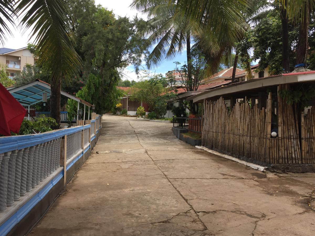 The Family Kingdom Resort Freetown Exterior foto