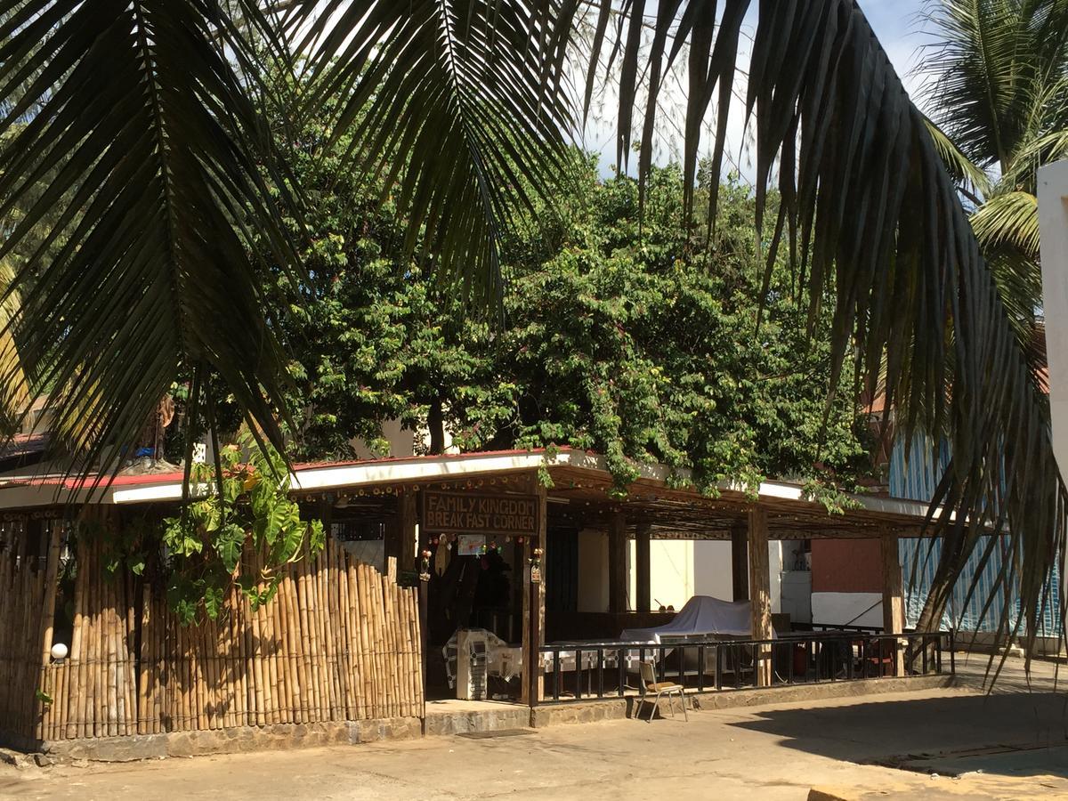The Family Kingdom Resort Freetown Exterior foto