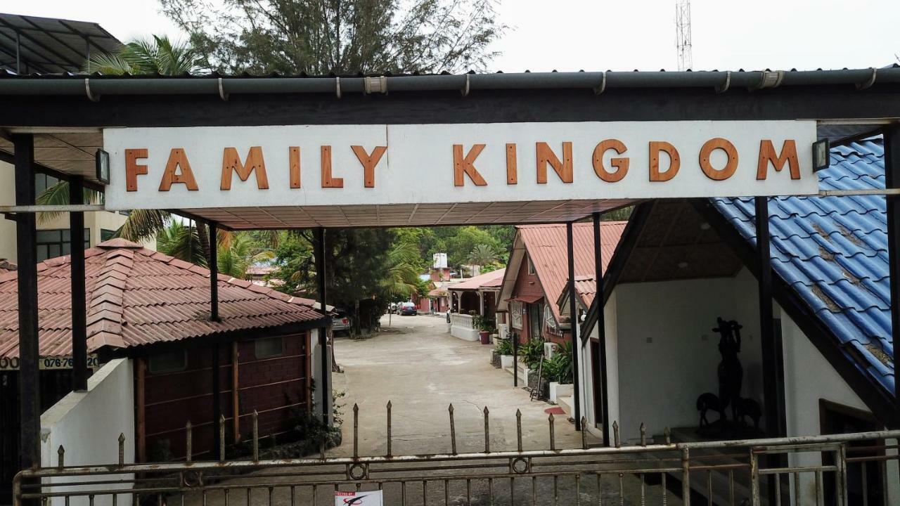 The Family Kingdom Resort Freetown Exterior foto